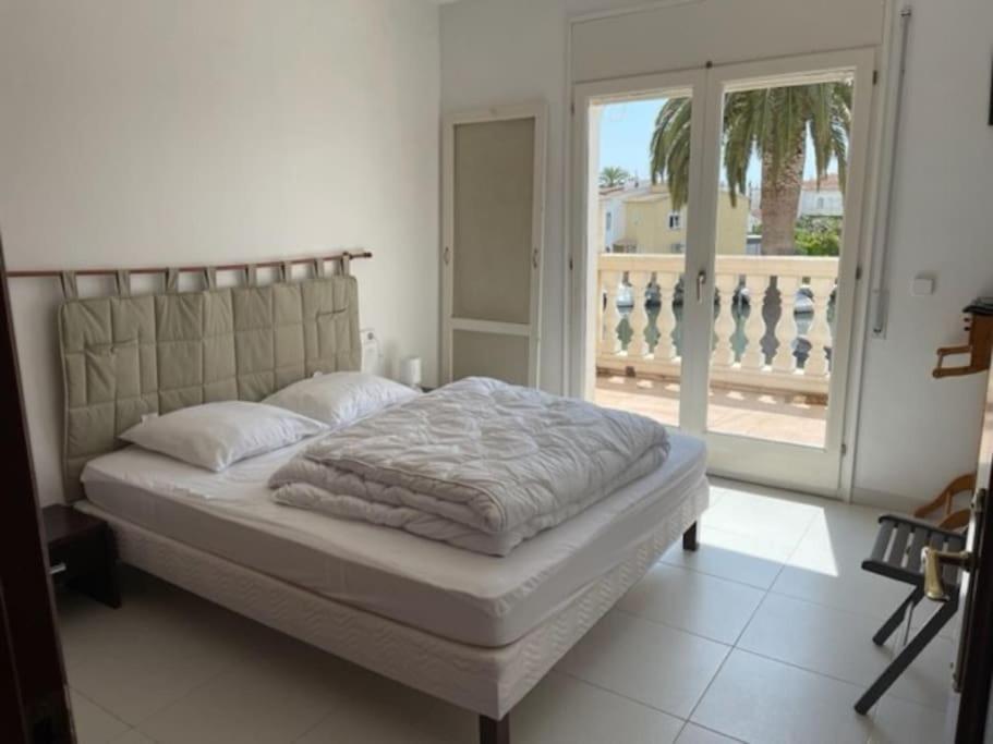 8 - 10 Personnes Avec Piscine * Empuriabrava