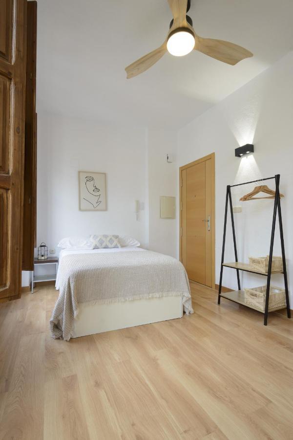 Lightbooking Capuchinas Apartment *