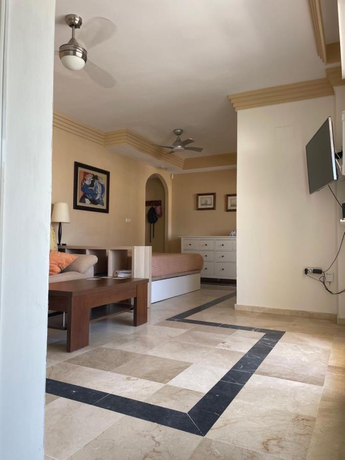 Apartment Piso Primera Linea, Banana Beach, Marbella.