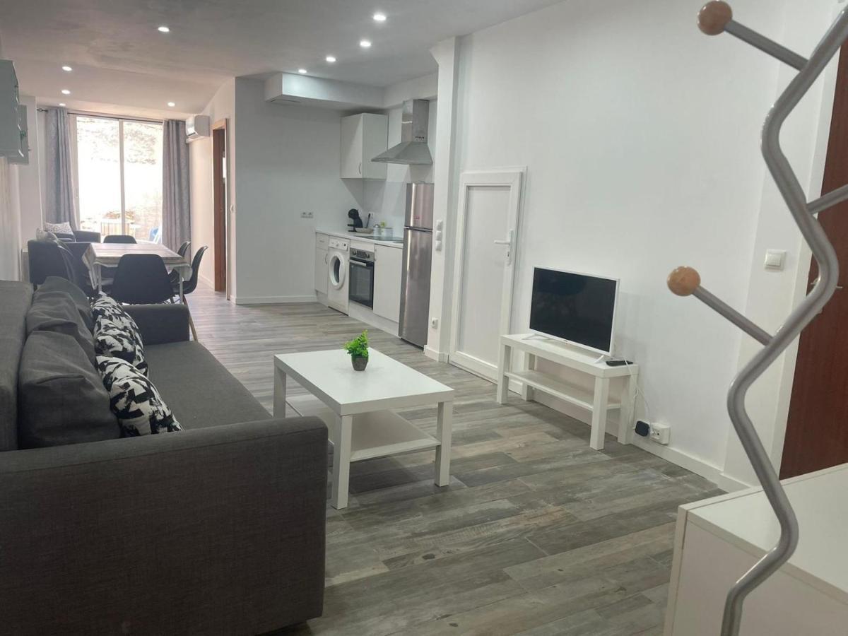 Apartamento Piso En El Centro Del Vendrell. Entero.
