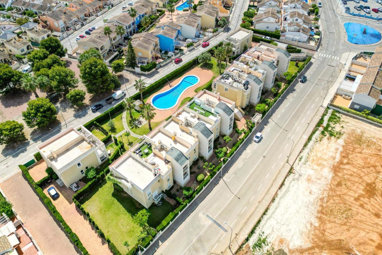 Luxury Apt, Beach, Pool Open 365 Days, Near Javea & Denia