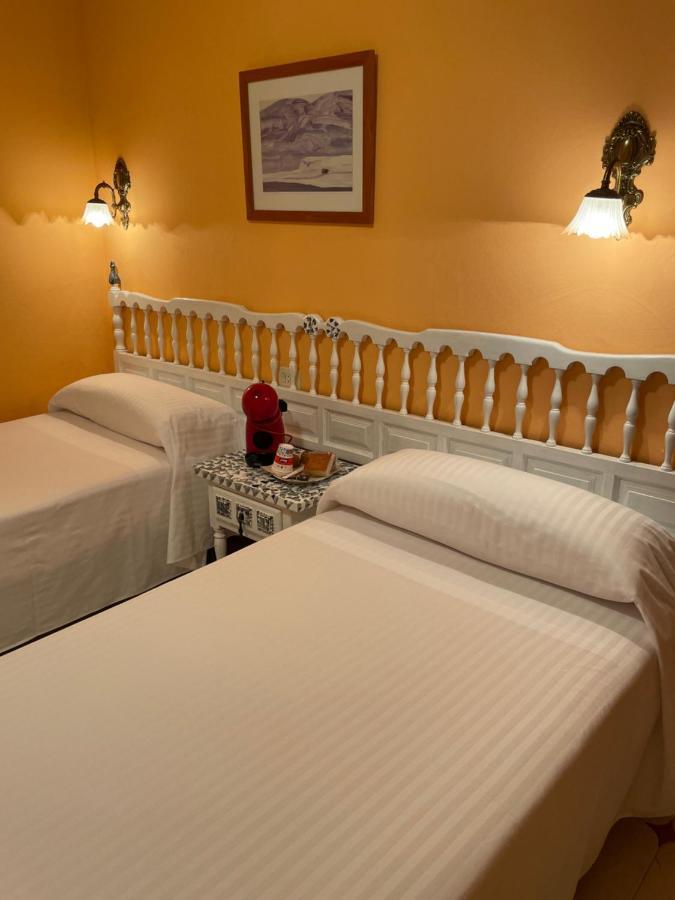 El Castanu Guest house Cue