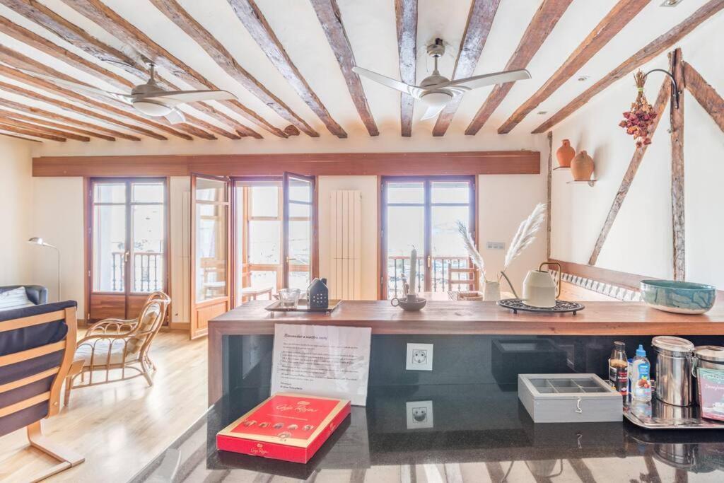 Apartment Sea Views In The Heart Of The Old Town *