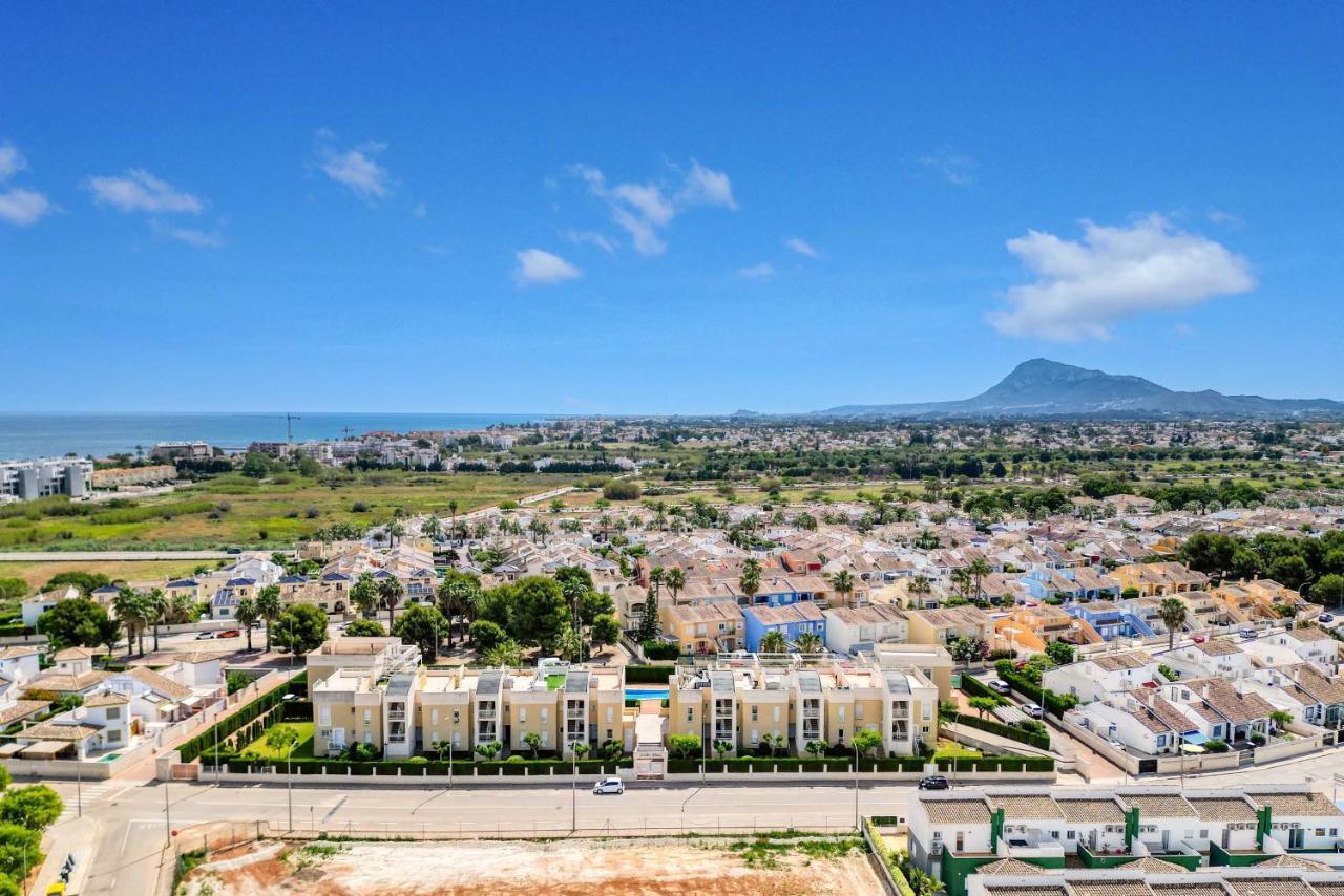 Luxury Apt, Beach, Pool Open 365 Days, Near Javea & Denia Apartamento *