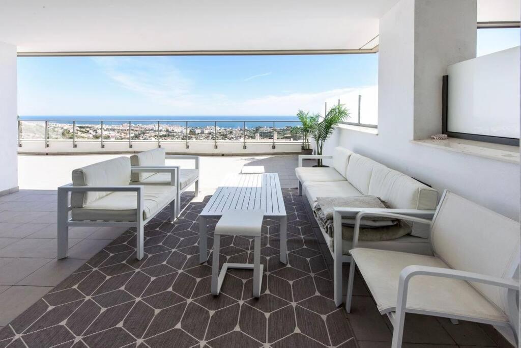 With A Beautiful Sea View Serenity Apartment