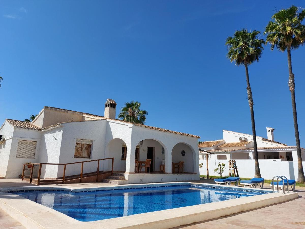 Zenia Hostal *