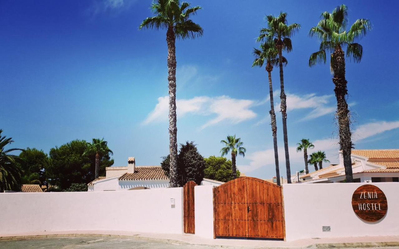 Zenia Hostal