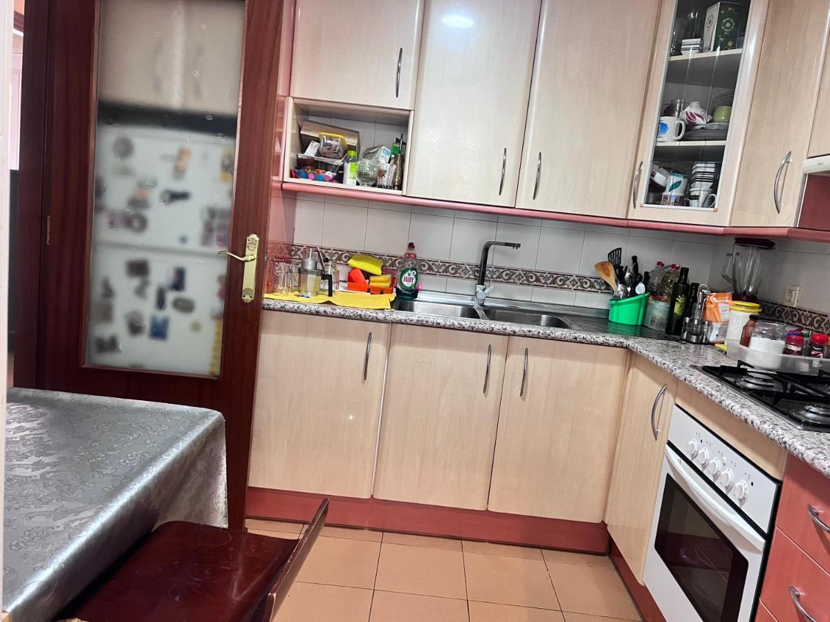 Casa Ideal Familias Y Grupos Con Balcones Exterior Soleada Patios Cerca Alhambra, Sierra Nevada, Rio Genil, Lancha Del Genil, Parque Llano Y Reloj Del Sol Con Barbacoas, Campo De Futbol, Circuito Gimnasia Granada