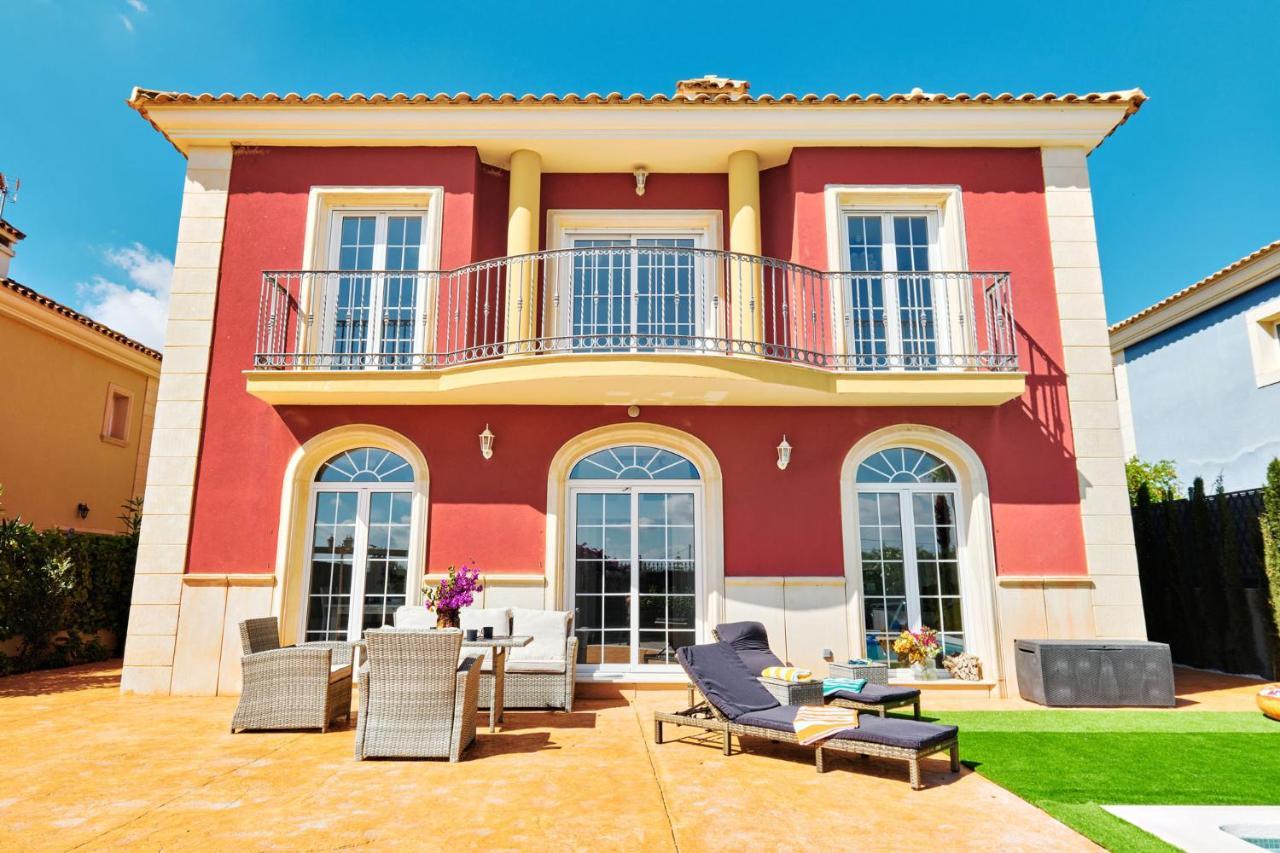 Butterfly - 4 Bedrooms With Pool & Private Playground Villa