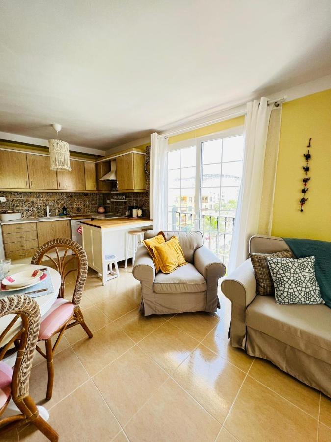 Laderas Del Palmar Luxury Apartment