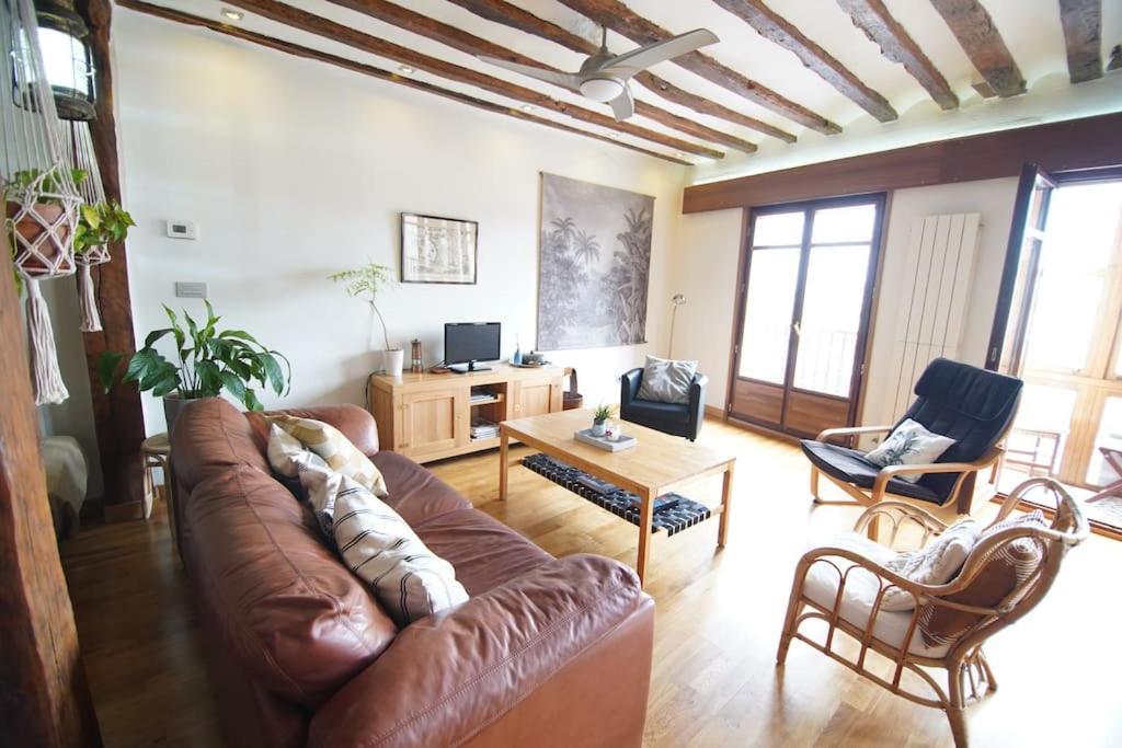 Sea Views In The Heart Of The Old Town Apartment *