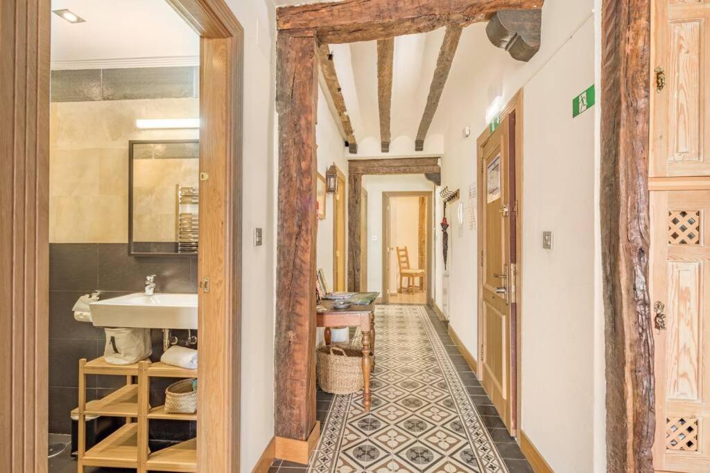 Sea Views In The Heart Of The Old Town *