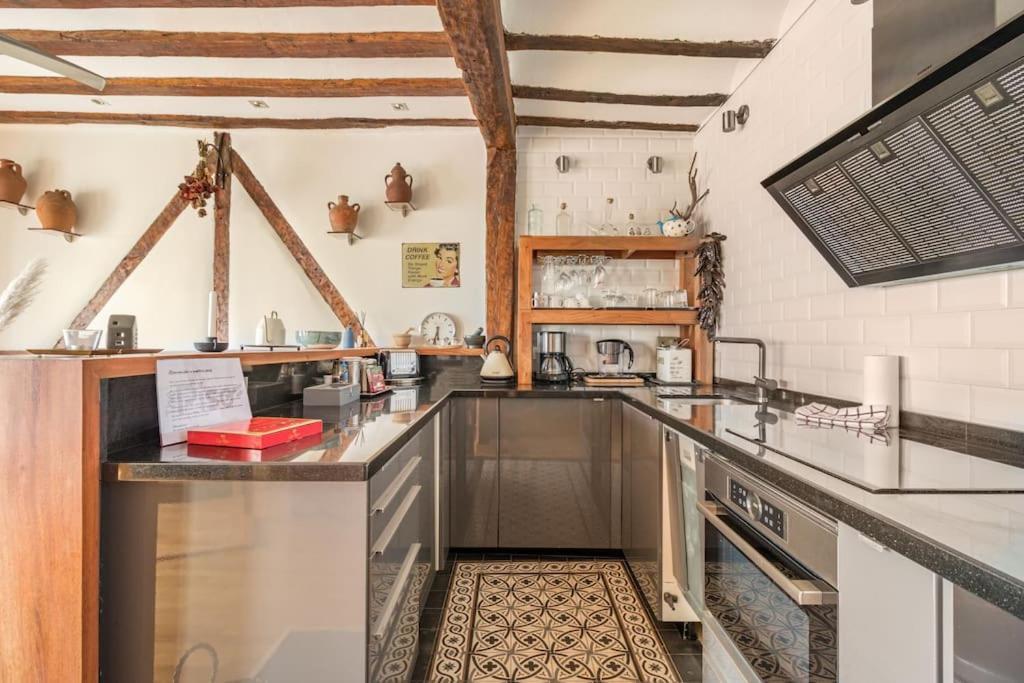 Apartment Sea Views In The Heart Of The Old Town *