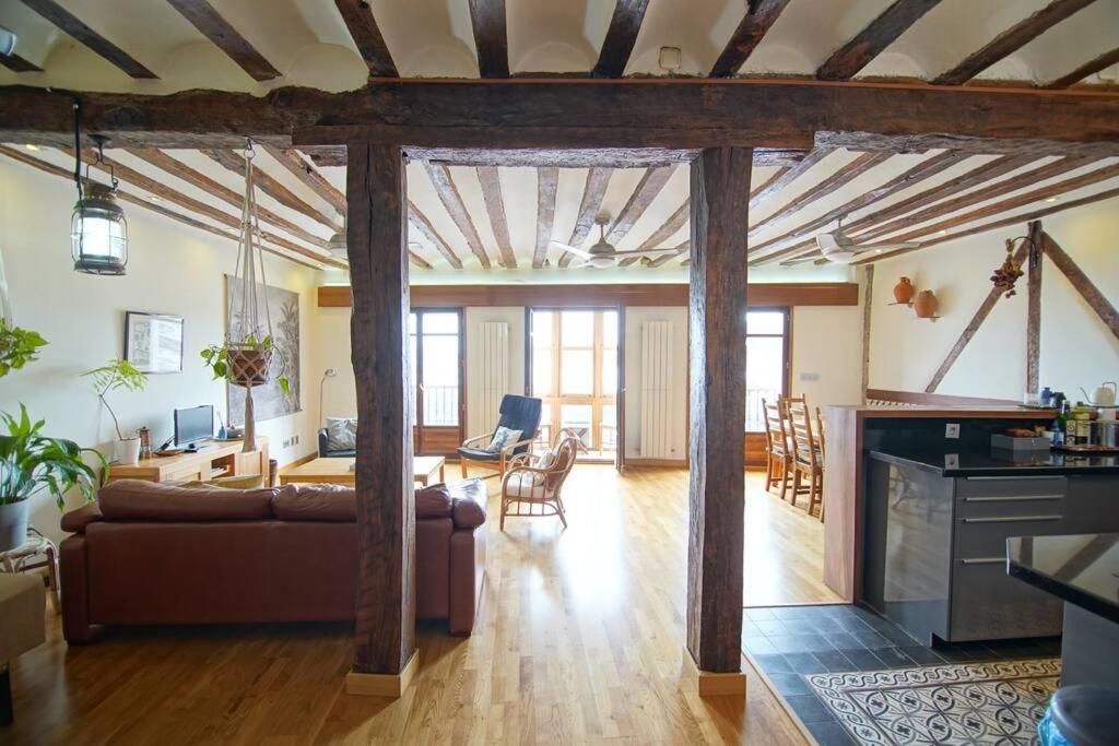Sea Views In The Heart Of The Old Town *