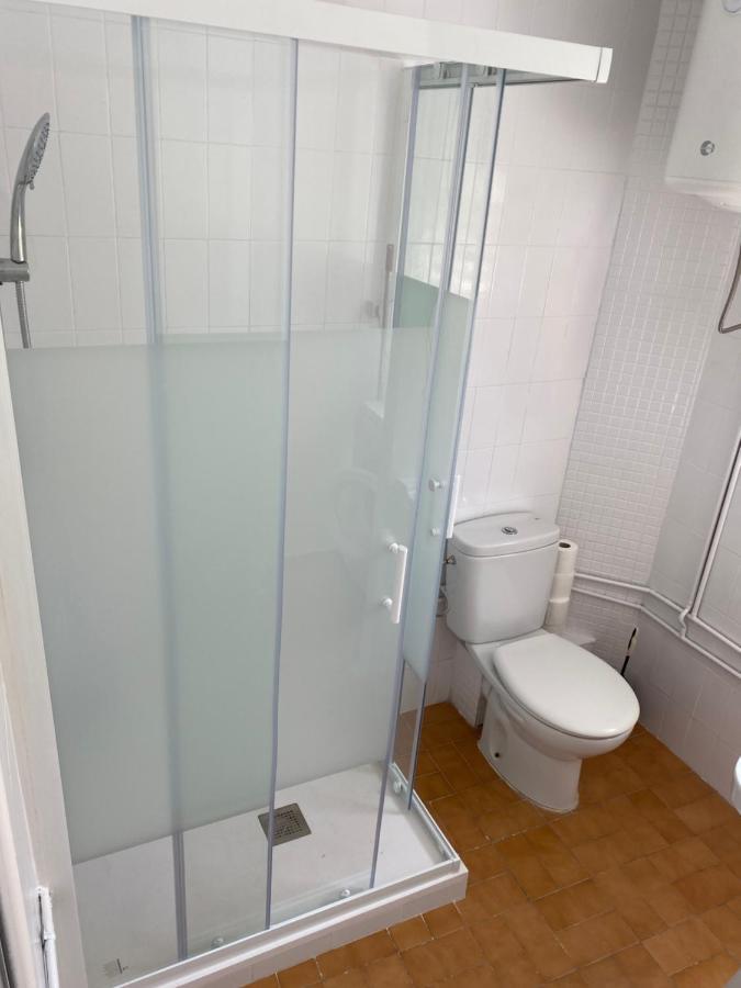 3 Bdrm Near The Sea! Great For Kids! *