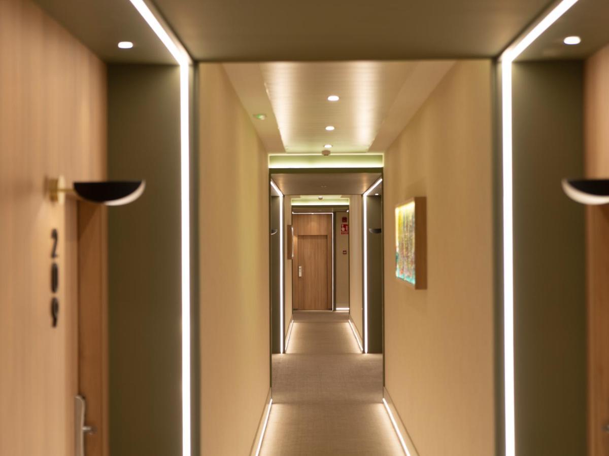 Dwo Hotel 4*