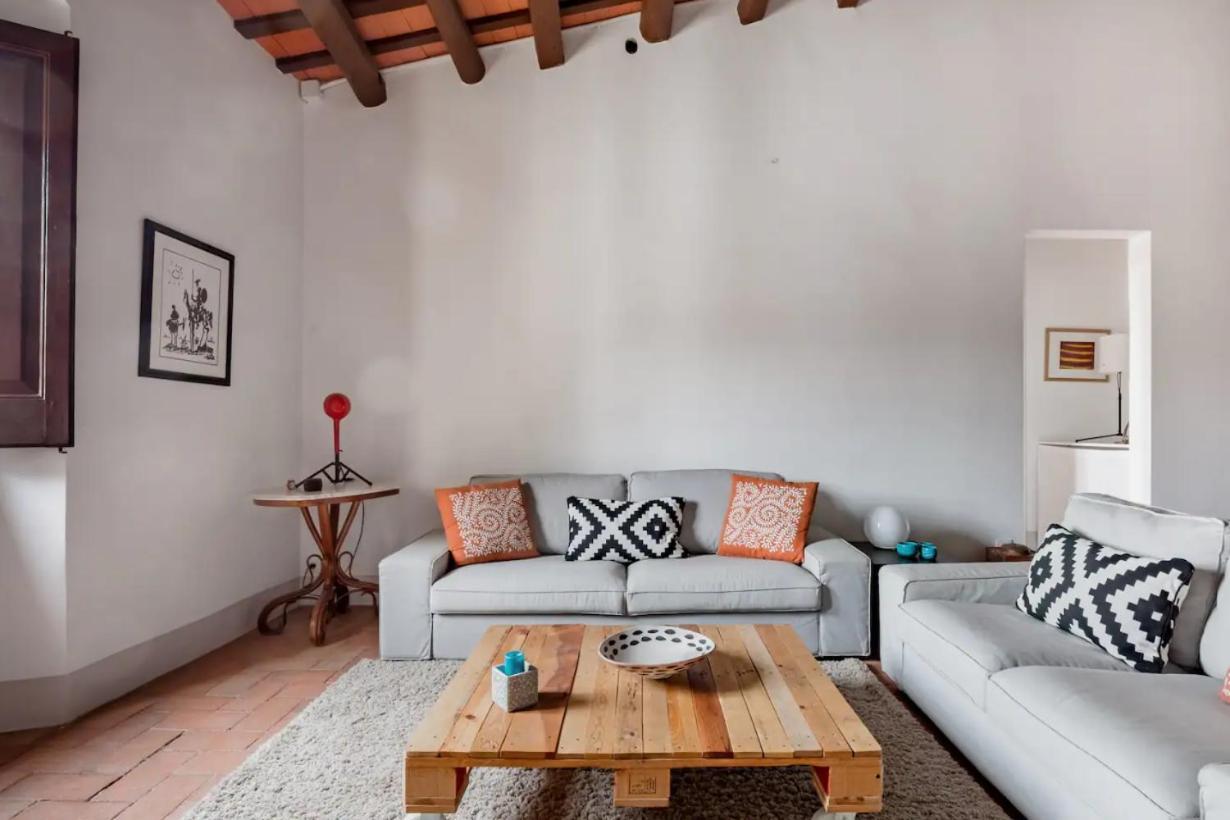 Rovira - Stunning Neoclassical Mansion, Just 20 Min Drive From Barcelona Center, Ideal For Groups And Families Casa rural *