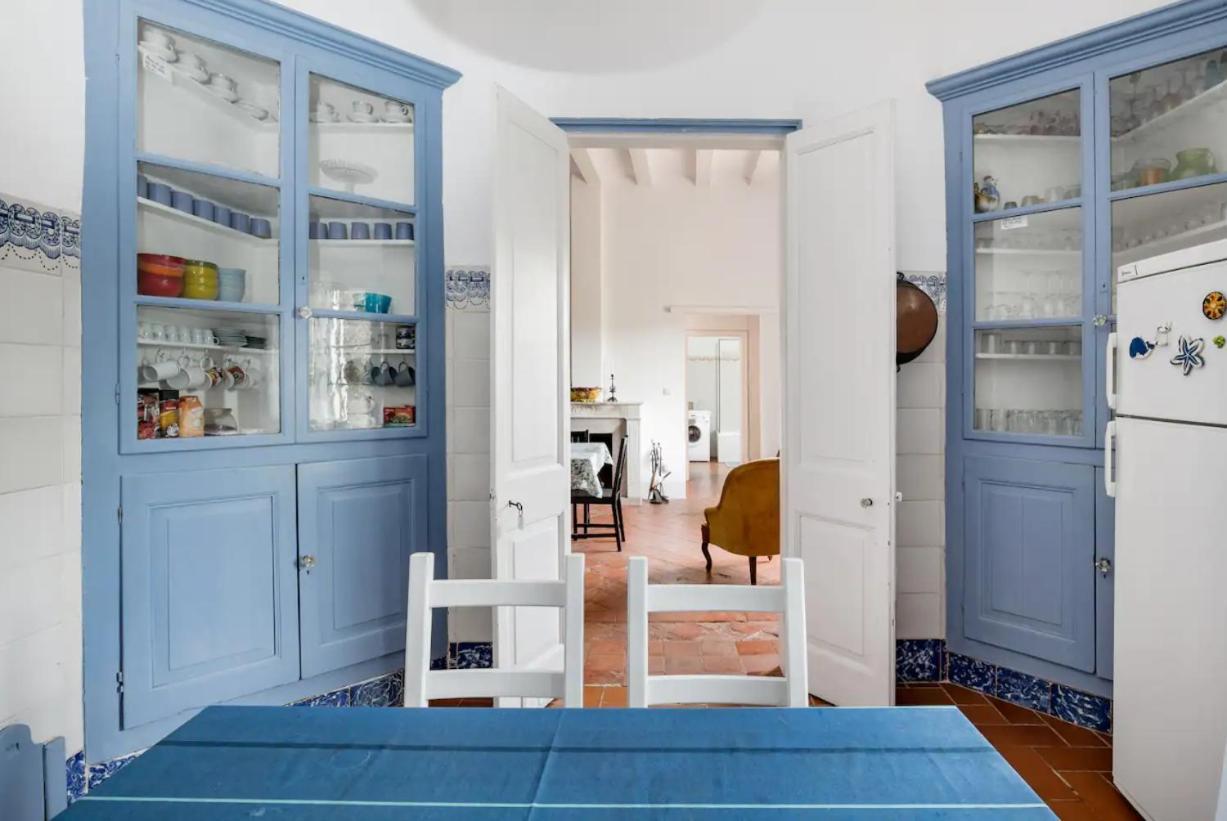 Rovira - Stunning Neoclassical Mansion, Just 20 Min Drive From Barcelona Center, Ideal For Groups And Families