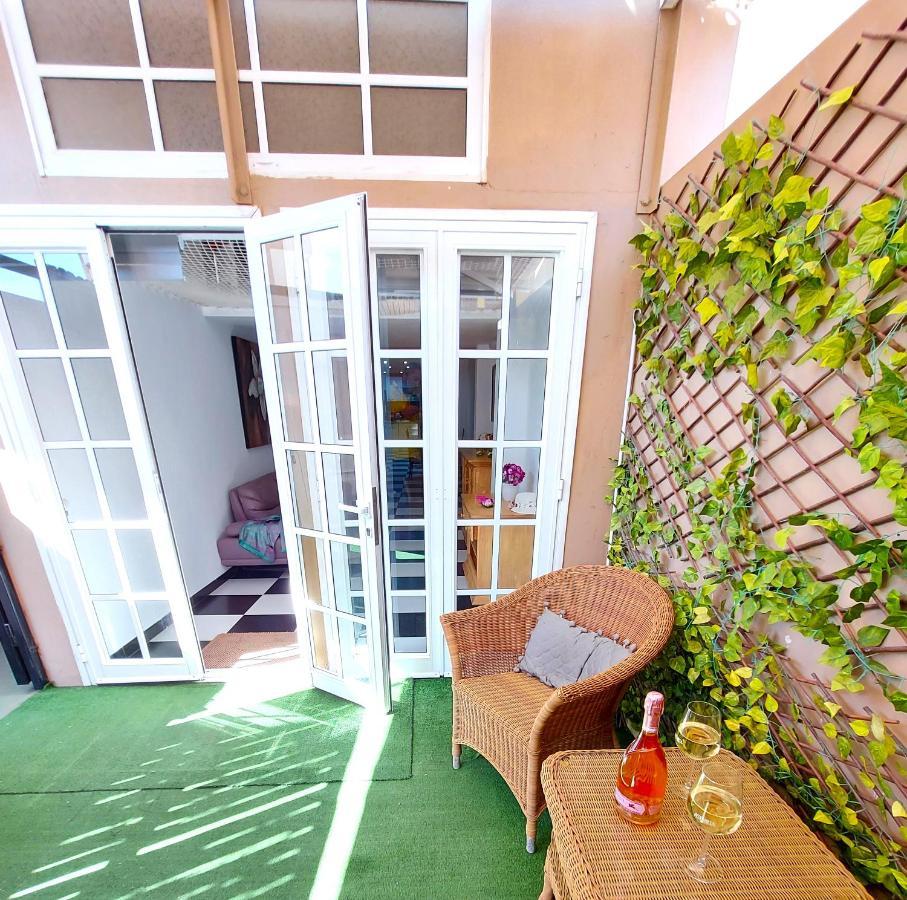 Elegant 3 Bedrooms, Wifi Free Сasa de vacaciones *