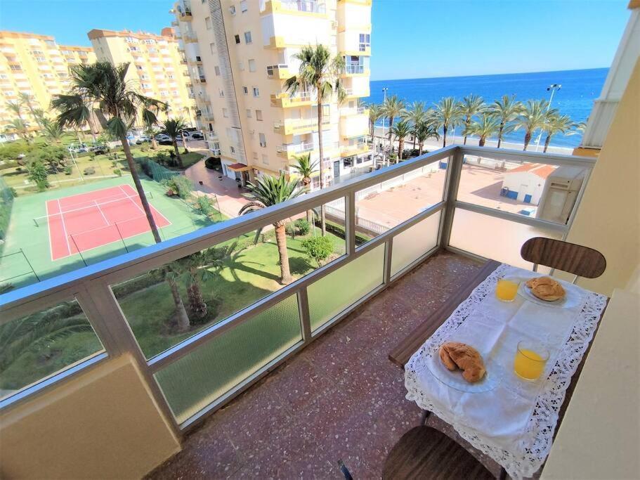 Apartamento Beachfront With Pool In Urb Pueblo Nuevo And Tennis *