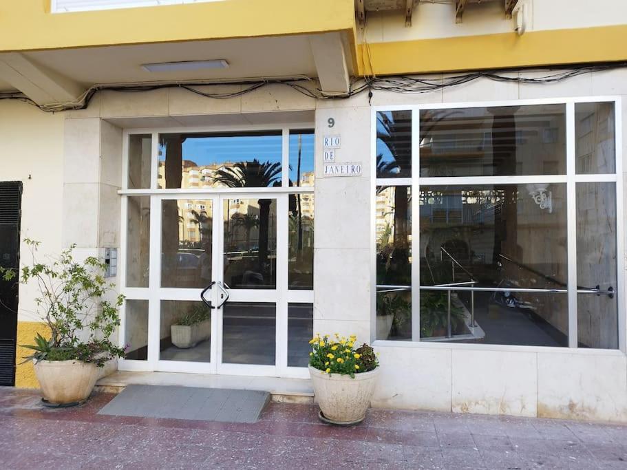 Beachfront With Pool In Urb Pueblo Nuevo And Tennis Apartamento *