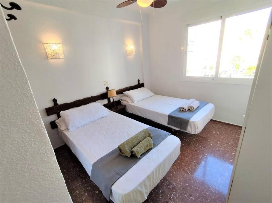 Apartamento Beachfront With Pool In Urb Pueblo Nuevo And Tennis Algarrobo Costa
