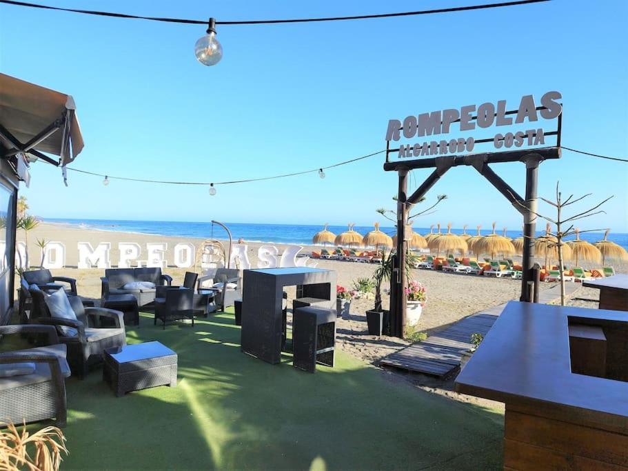Apartamento Beachfront With Pool In Urb Pueblo Nuevo And Tennis Algarrobo Costa