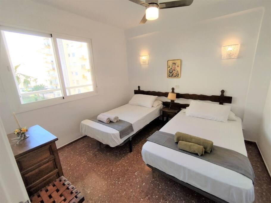 Beachfront With Pool In Urb Pueblo Nuevo And Tennis Apartamento *