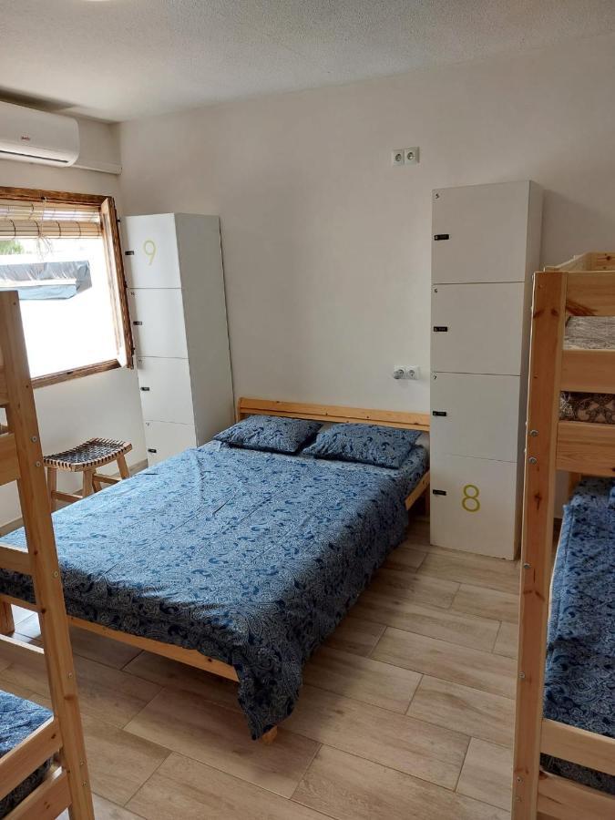 Zenia Hostal *