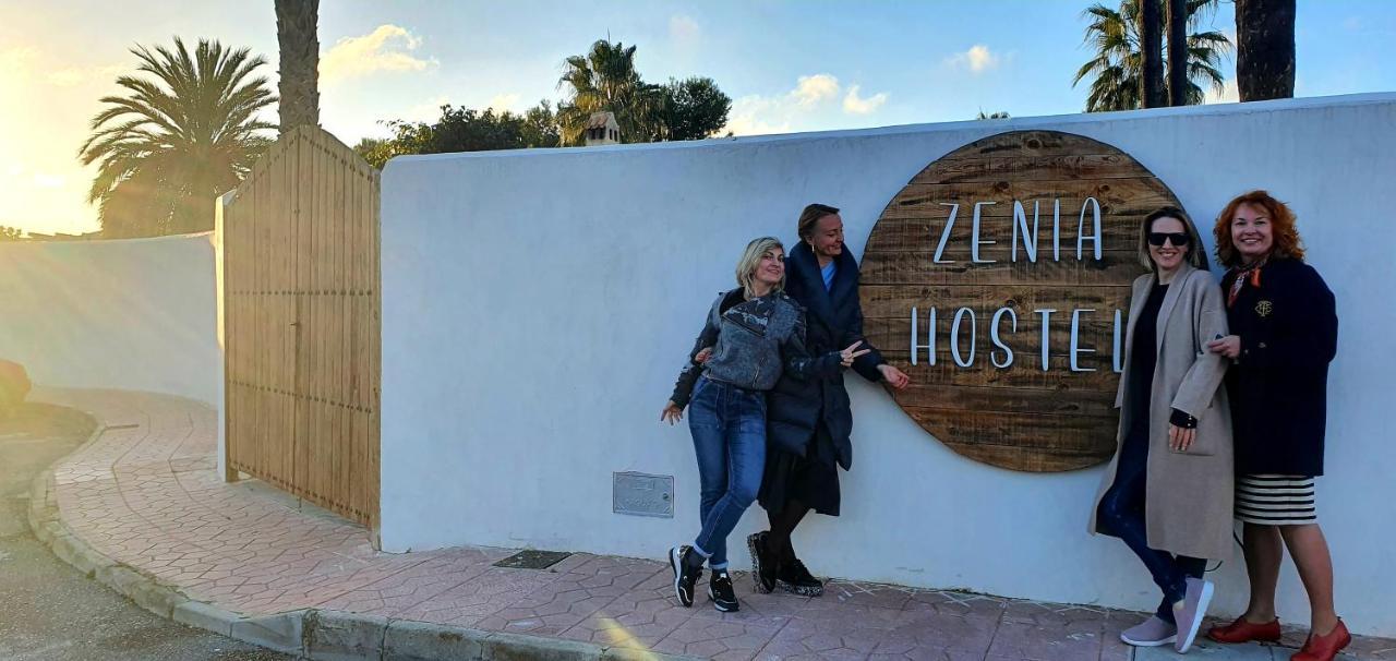 Hostal Zenia *