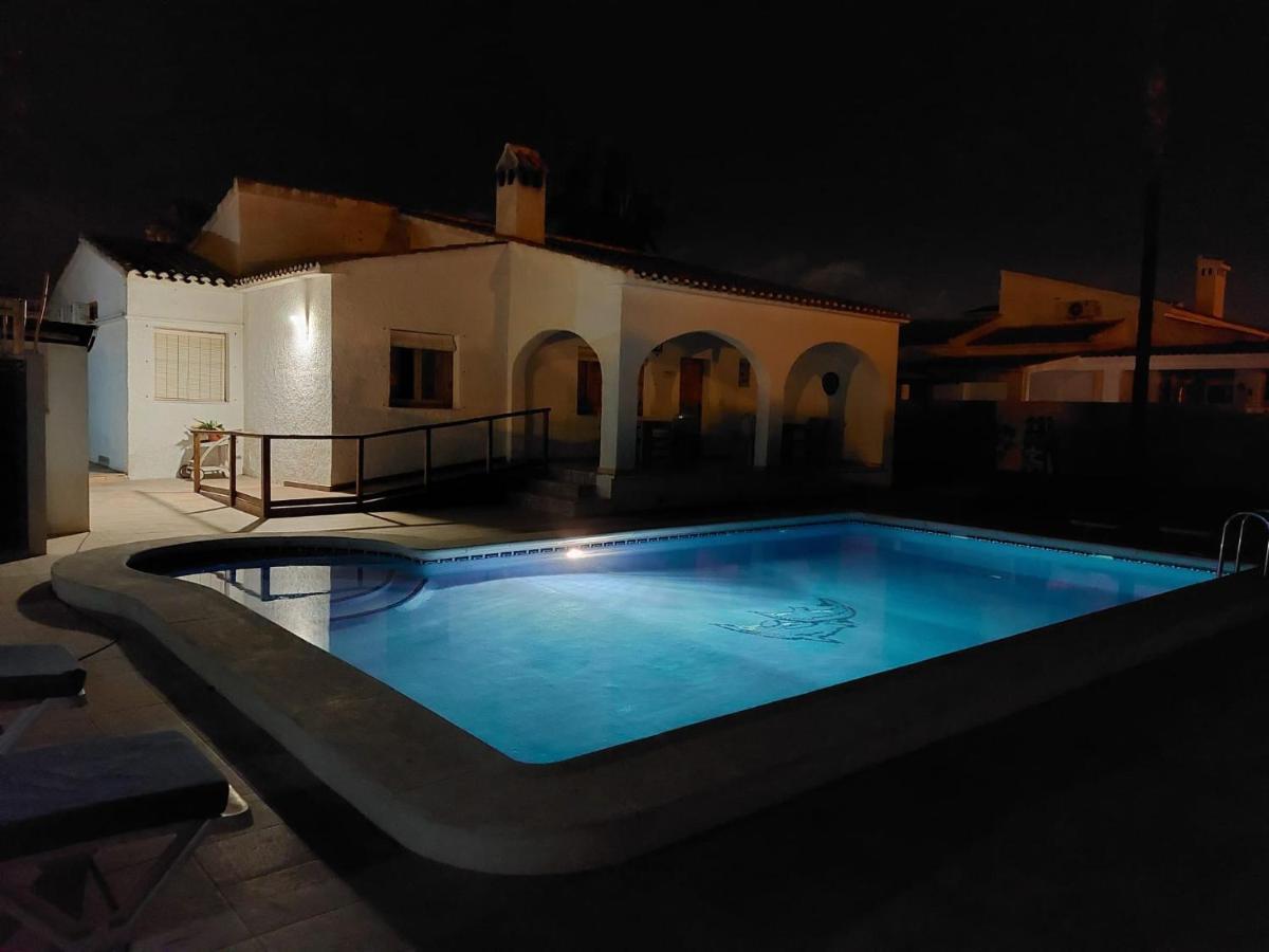 Zenia Hostal