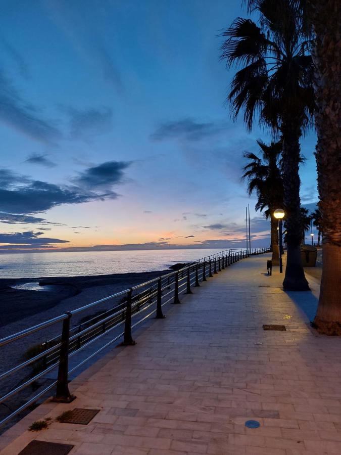 Zenia Hostal *