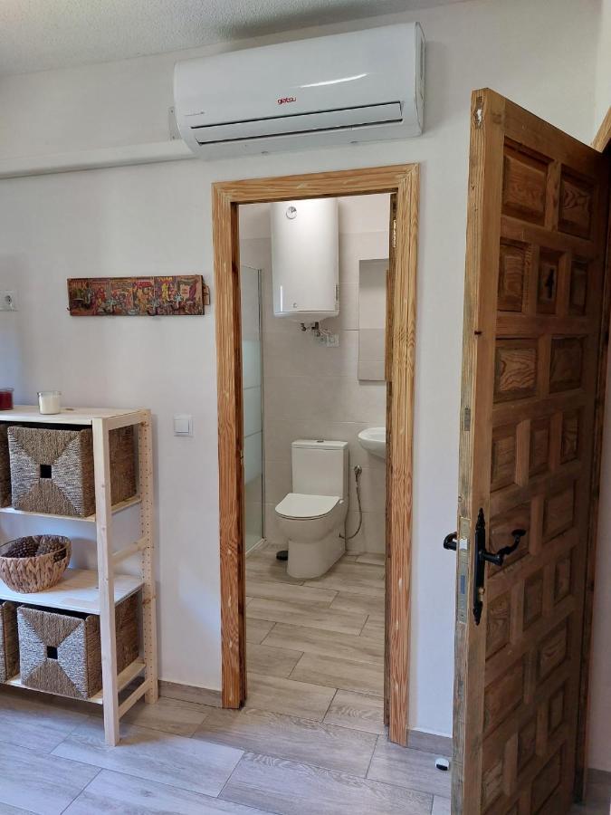 Zenia Hostal *