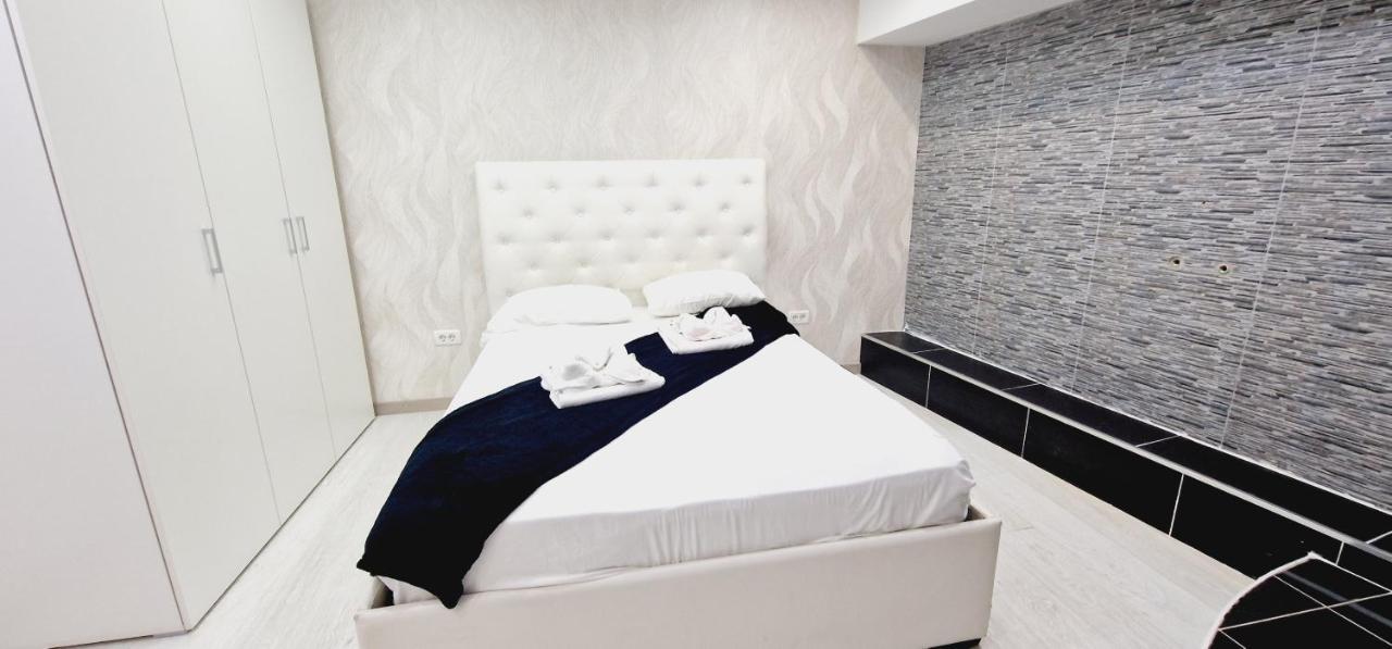 Elegant 3 Bedrooms, Wifi Free Сasa de vacaciones *