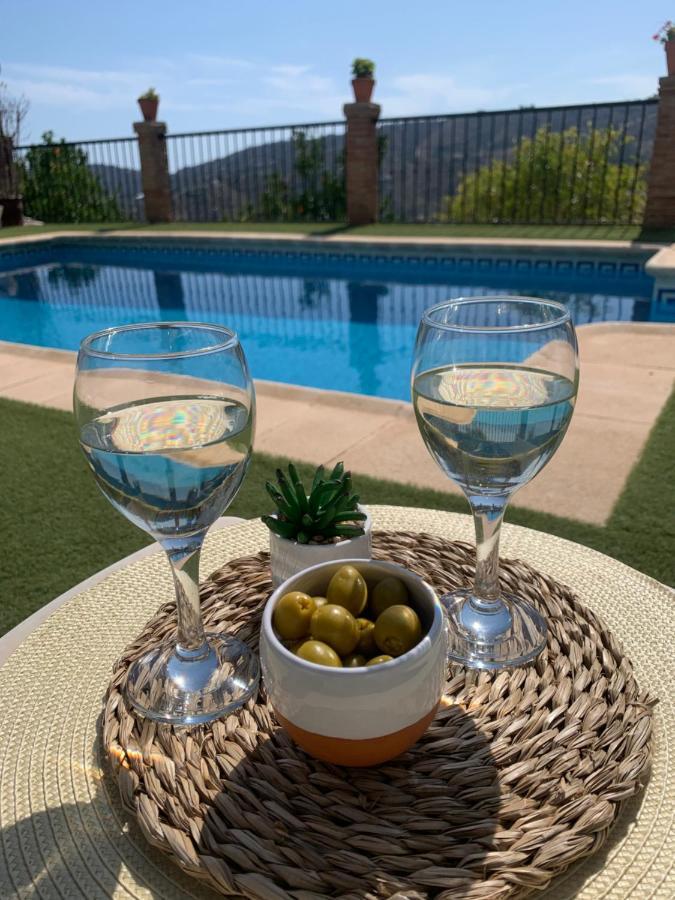 En Con Piscina Y Jacuzzi Сasa de vacaciones