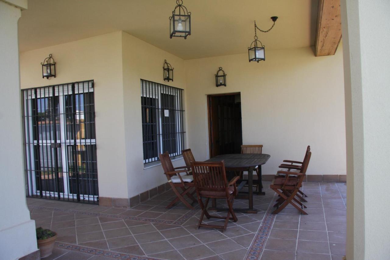 Moderno Y Amplio Chalet, Con Piscina Privada *