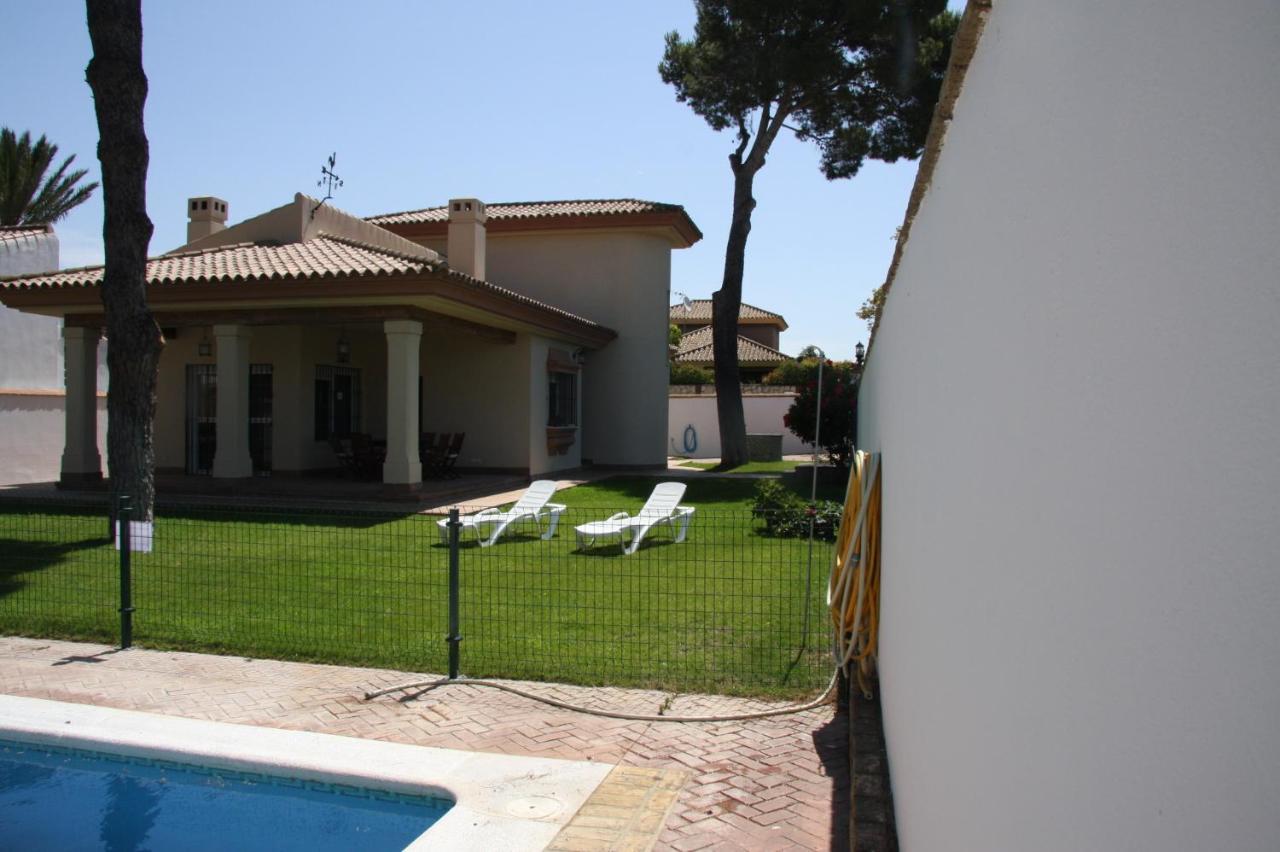 Moderno Y Amplio Chalet, Con Piscina Privada *