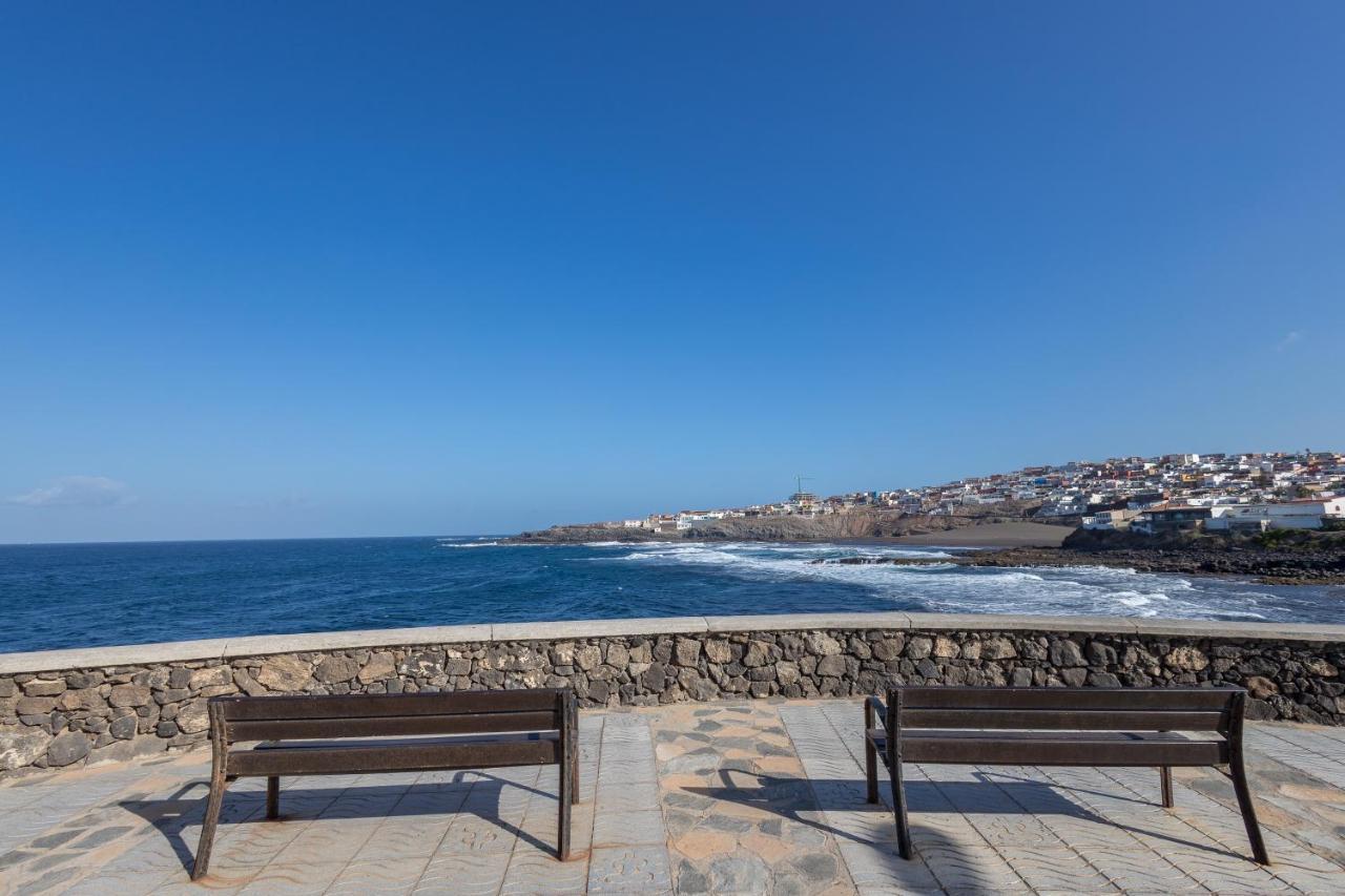 Sea Views Private Terrace 2br House Near The Holiday home Telde