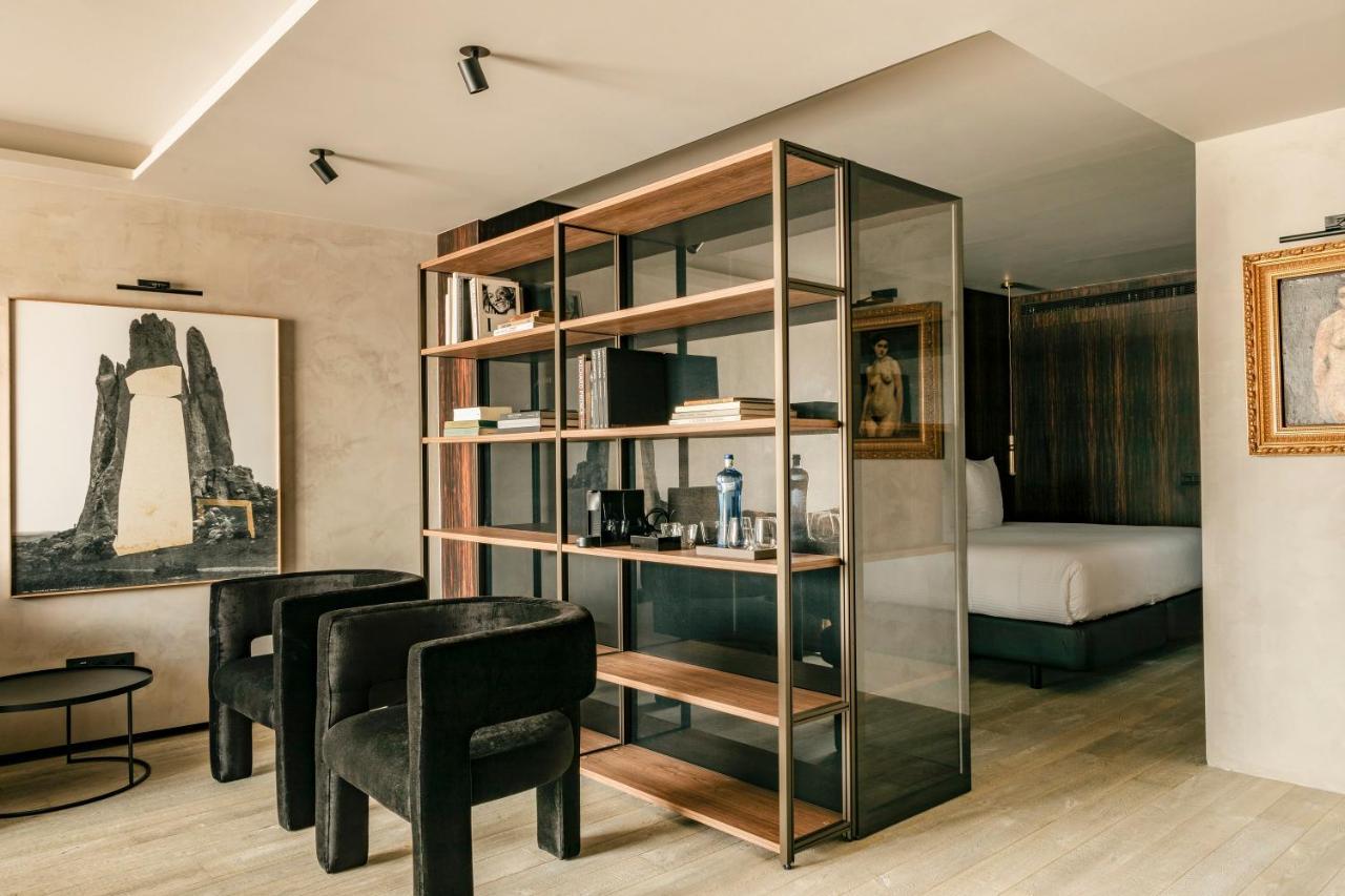 Hotel Bagues, A Small Luxury Of The World