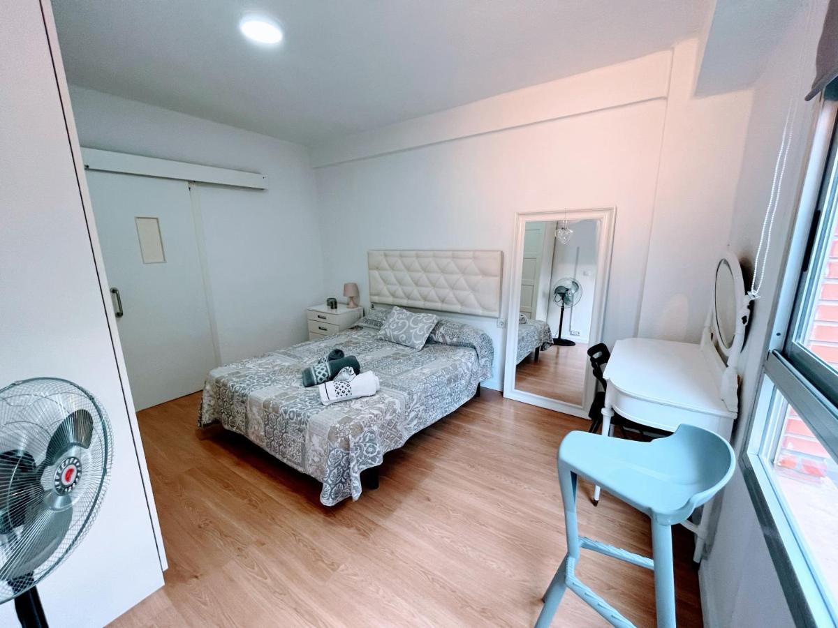 Habitación Doble Con Salón Privado Habitación en casa particular Valencia