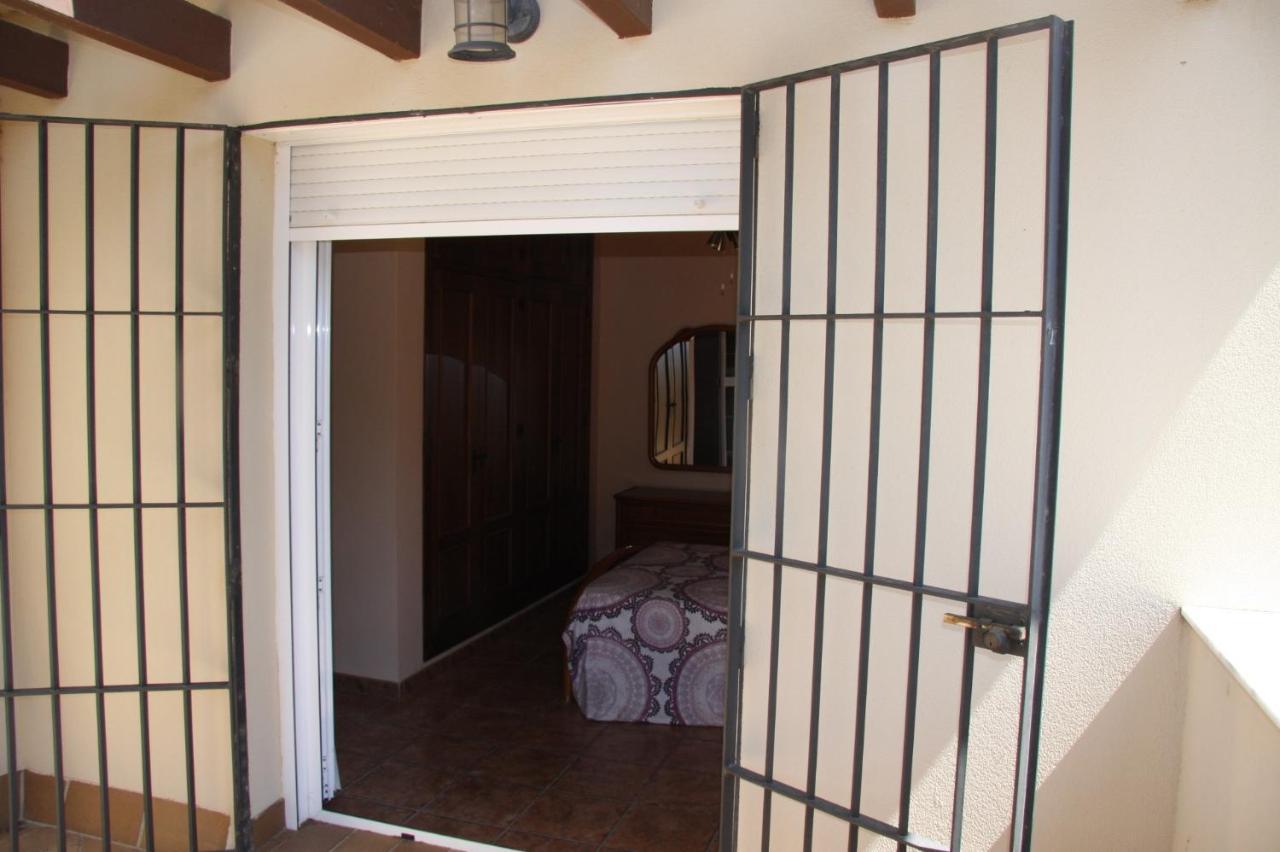 Moderno Y Amplio Chalet, Con Piscina Privada
