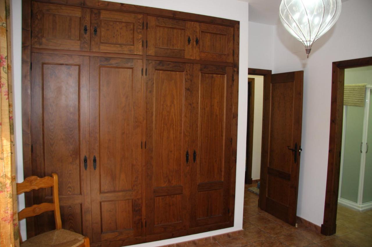 Moderno Y Amplio Chalet, Con Piscina Privada