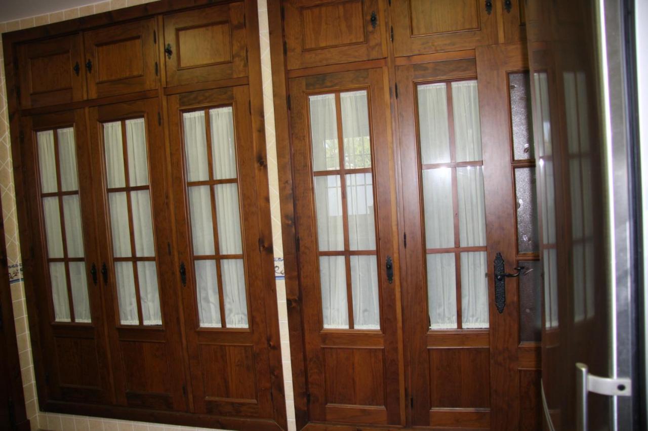 Moderno Y Amplio Chalet, Con Piscina Privada