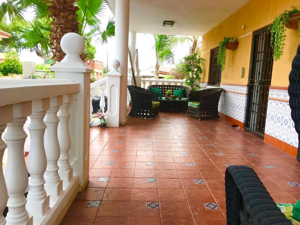Holiday Villa *