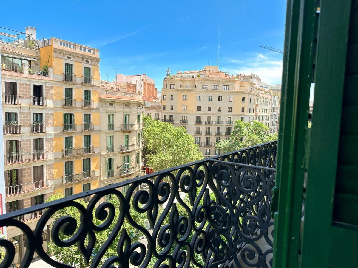 Casa Gaudi Apartment *