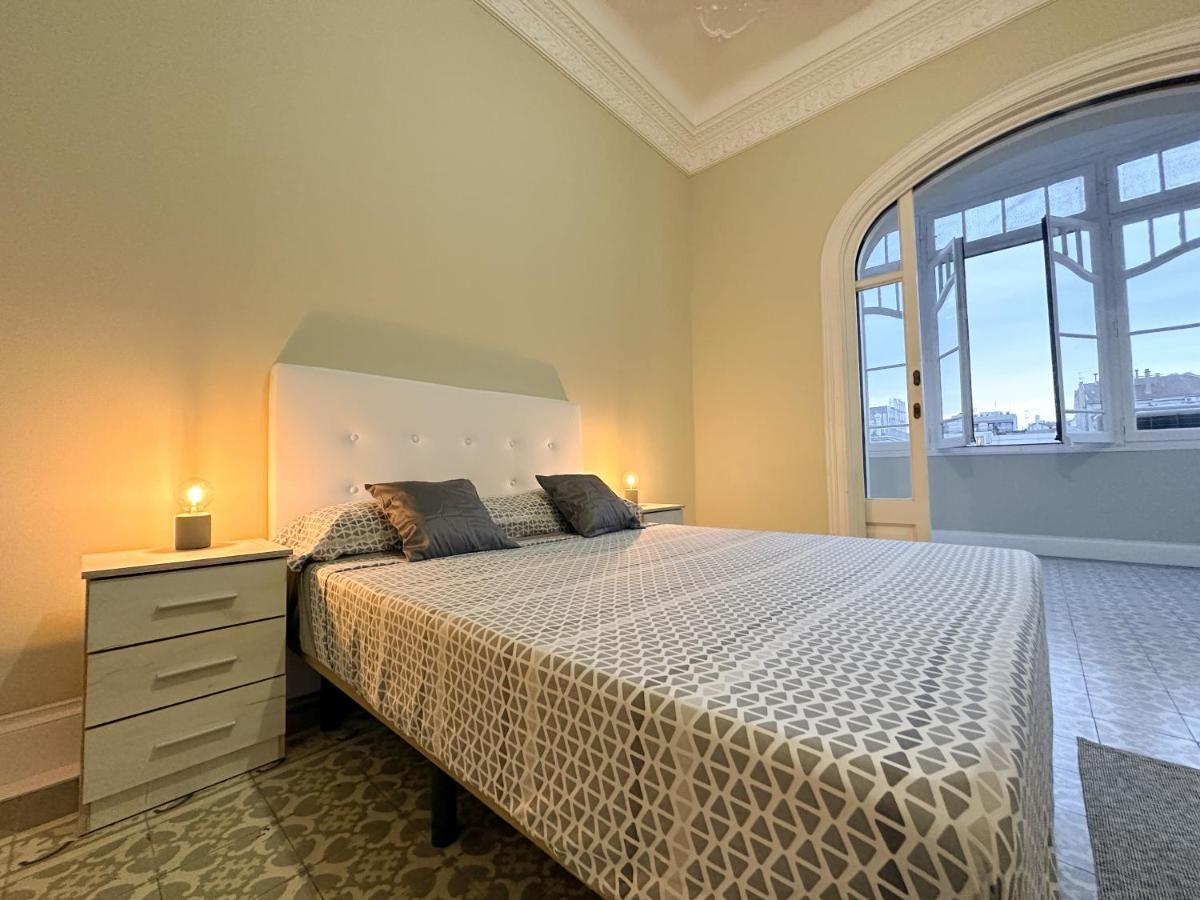 Casa Gaudi Apartment *