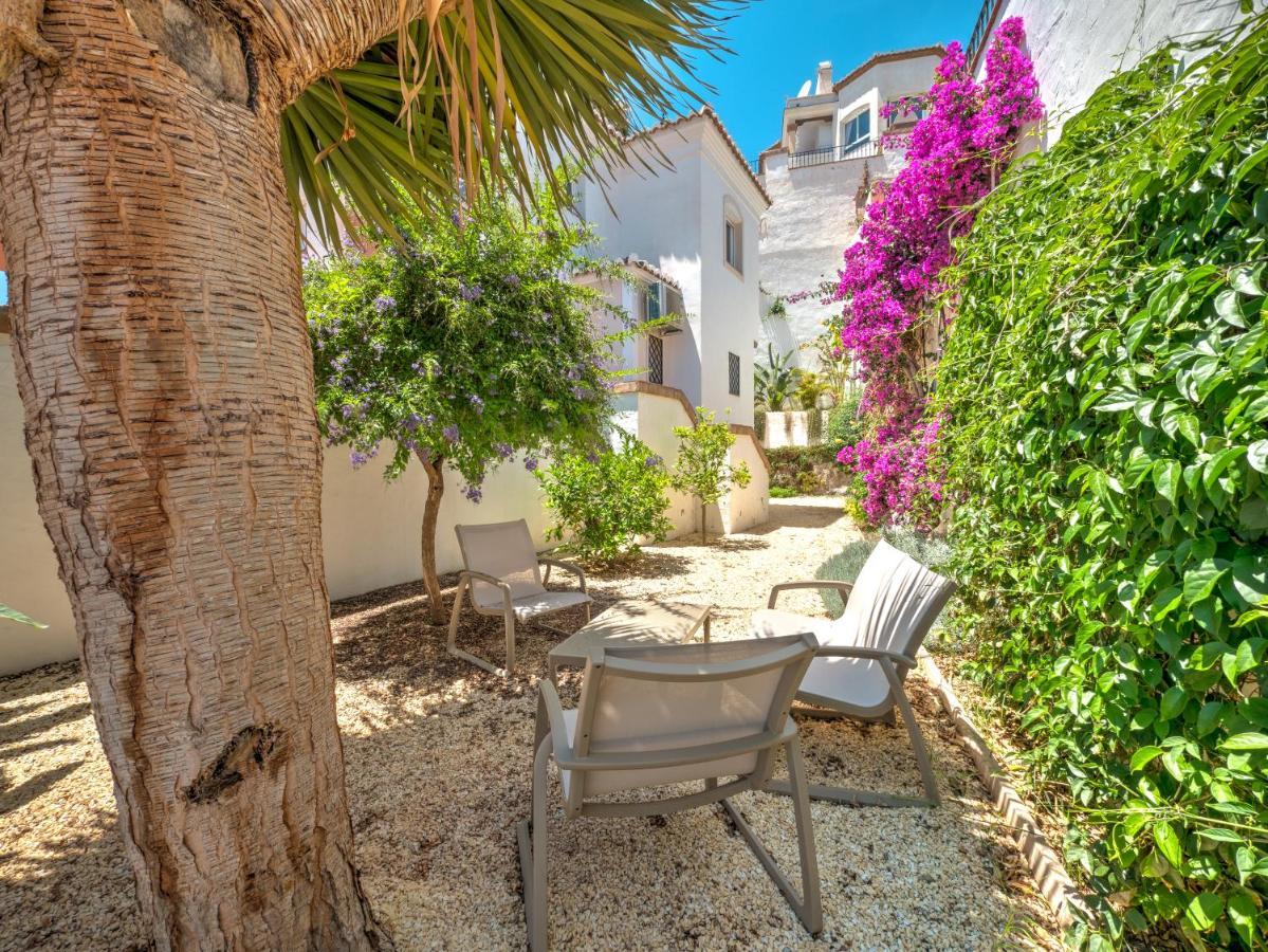 Luxury With Private Pool And 7 Bedrooms Villa *