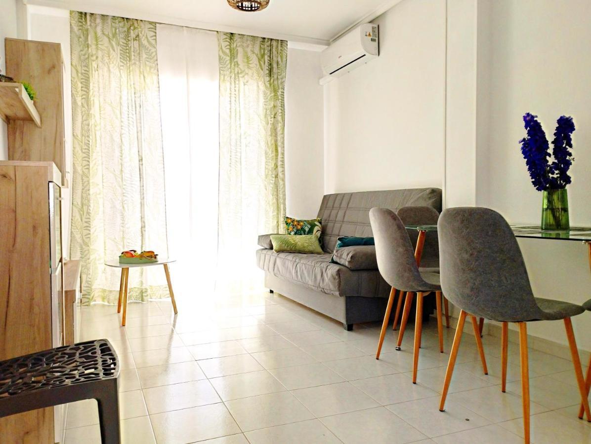 Torrevista Three Bedroom Apartment, Two Swimming Pools And Garage * Torrevieja