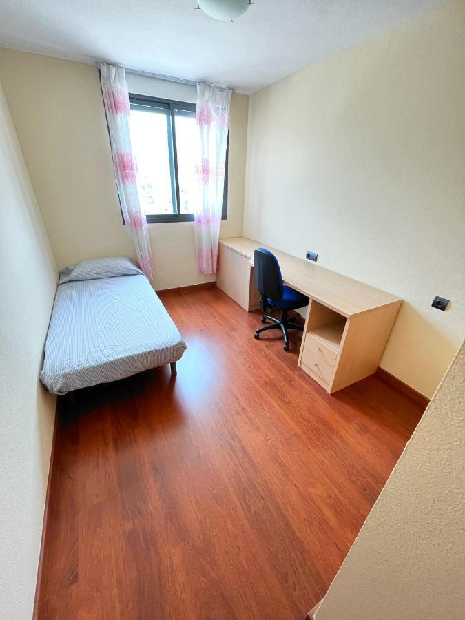 Las Marinas, Apartamento Muy Amplio Cerca De La Playa Apartamento *