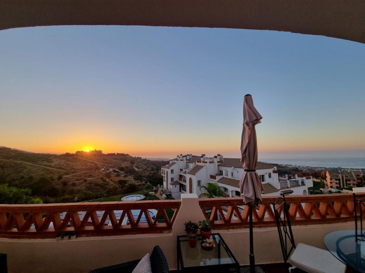 Elegant With Fantastic Views At The Of Calahonda